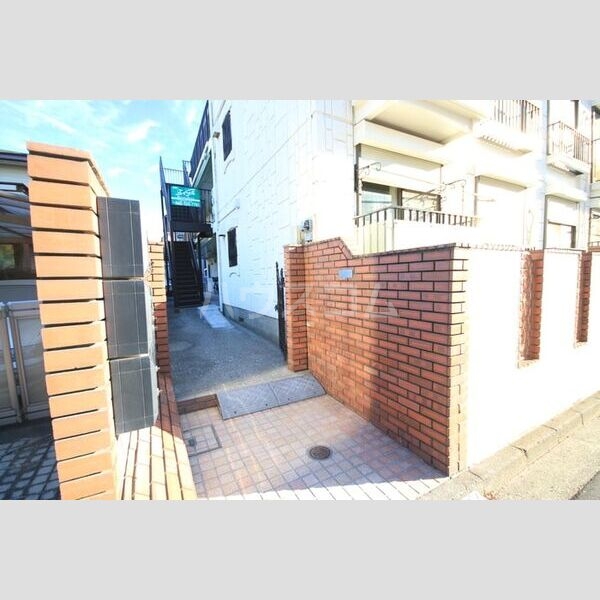 17/26 エントランス