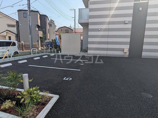 28/30 駐車場