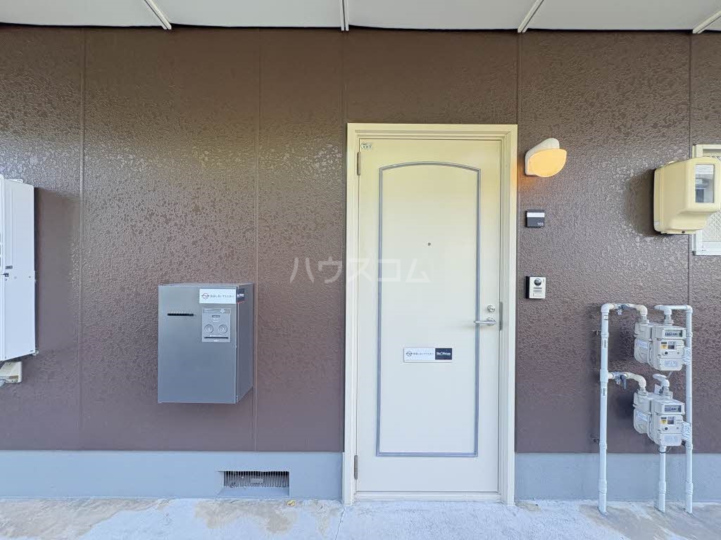 22/30 エントランス