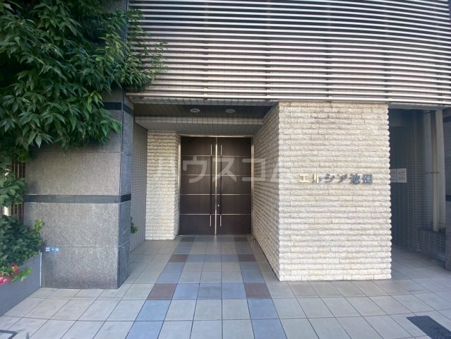 16/20 エントランス