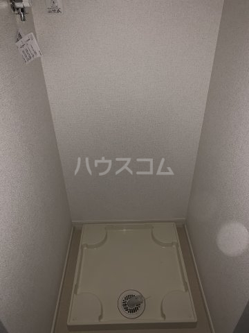 16/23 エントランス