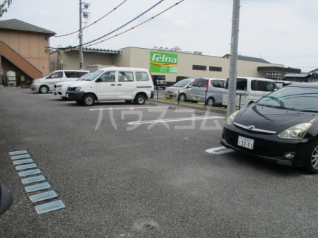 22/30 駐車場