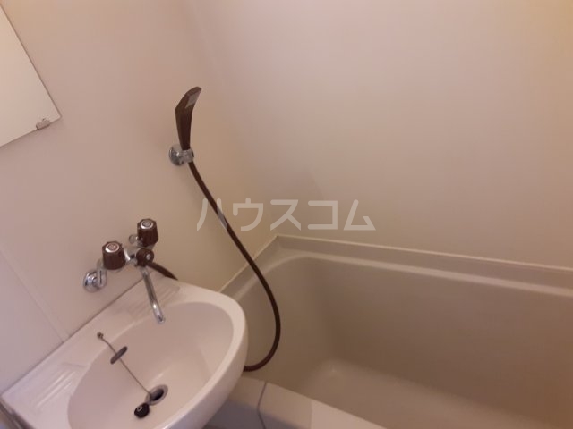 14/25 浴室