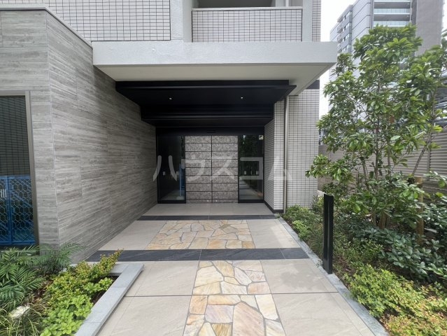 26/30 エントランス