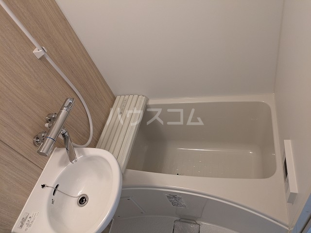16/30 浴室