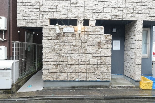 22/30 エントランス