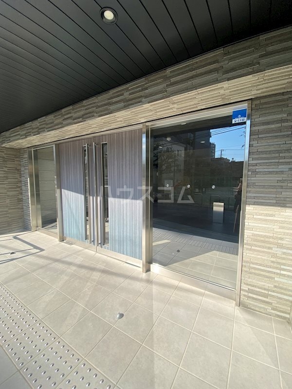 18/24 エントランス