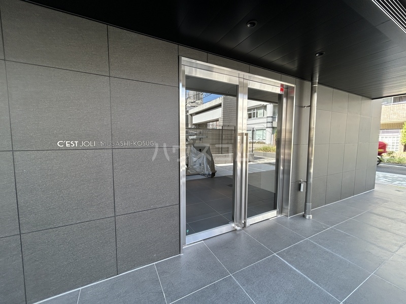 17/18 エントランス