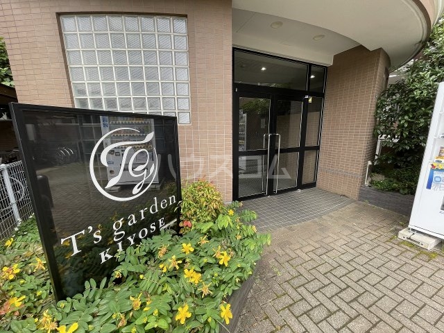 22/30 エントランス