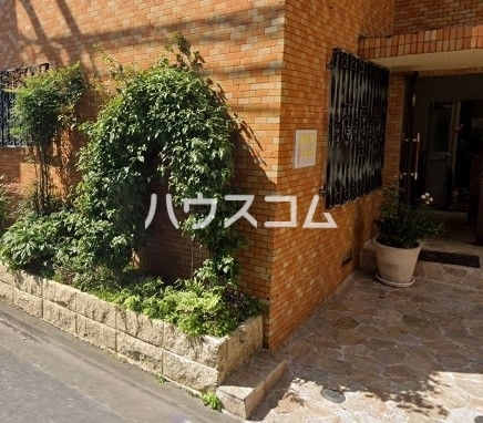 19/25 エントランス