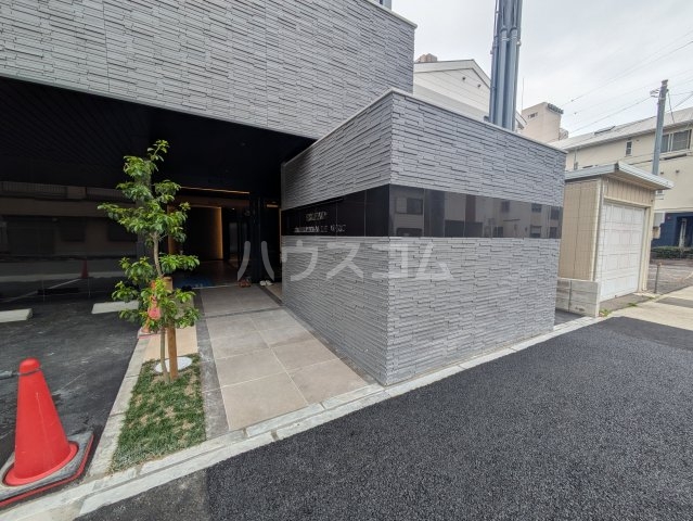 23/30 エントランス