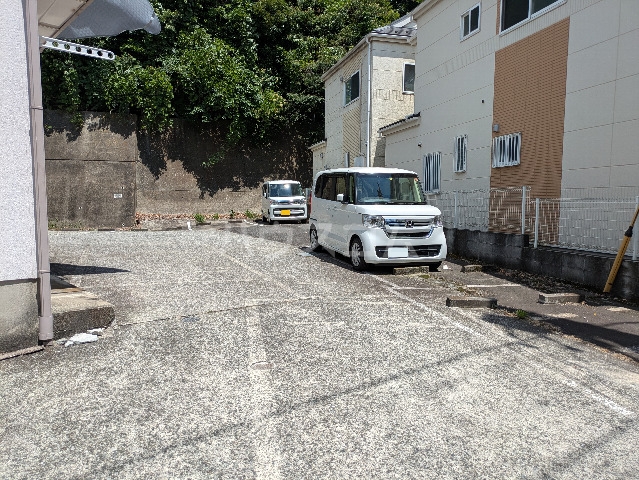 2/5 駐車場