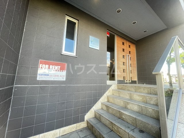 21/23 エントランス