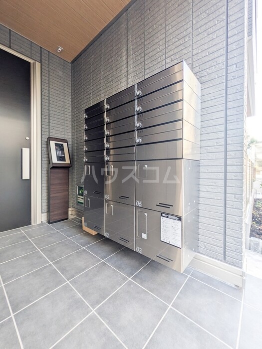 28/30 エントランス