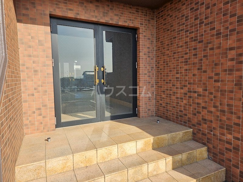 21/25 エントランス