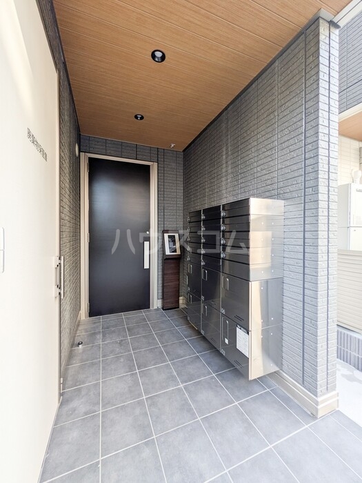 21/23 エントランス