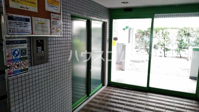 21/29 エントランス