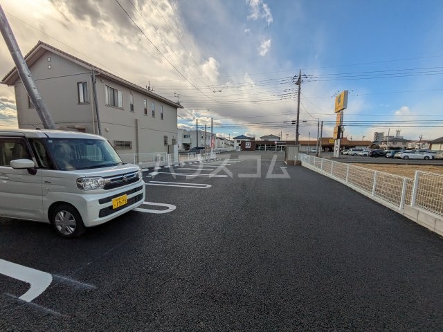 28/30 駐車場