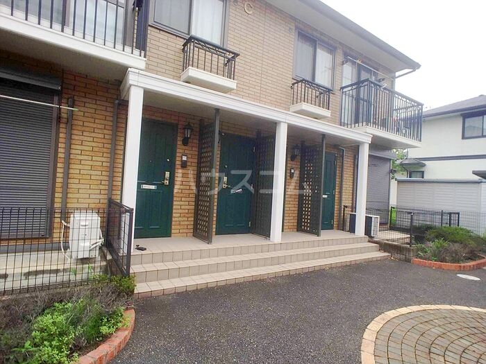 16/18 エントランス