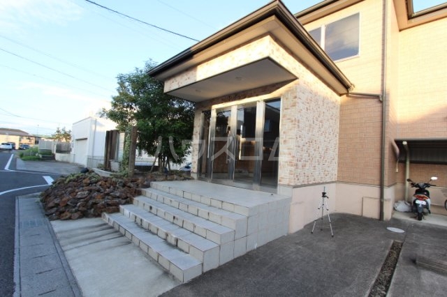 26/30 エントランス