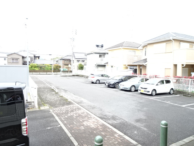 21/28 駐車場