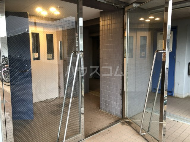 19/29 エントランス