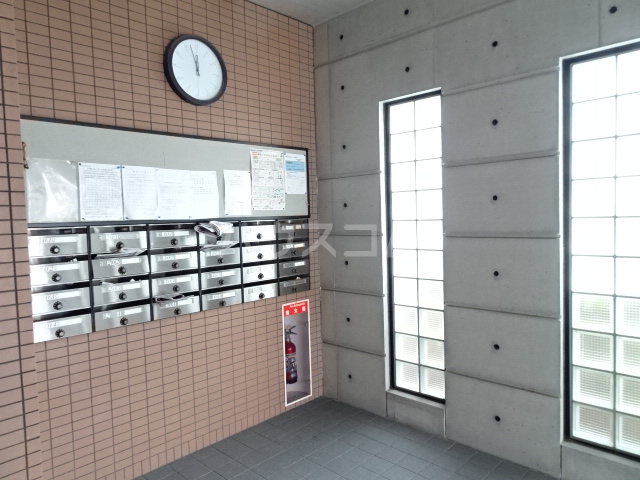 2/4 エントランス