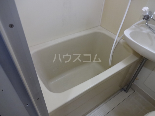 13/30 浴室