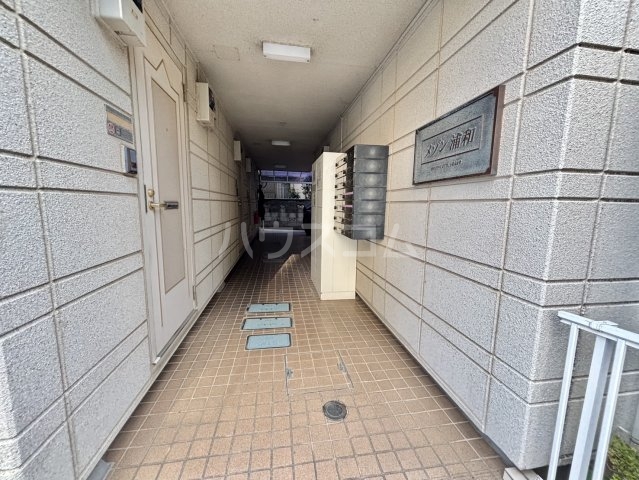 2/3 エントランス