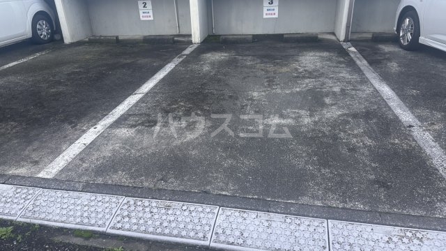 3/4 駐車場