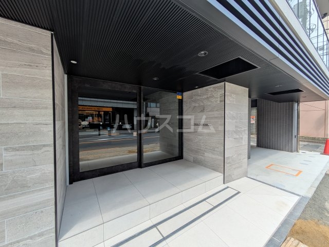 28/30 エントランス