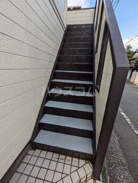 2/3 エントランス