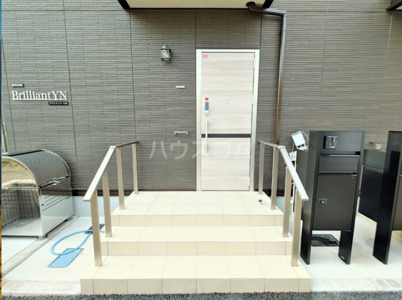 20/30 エントランス