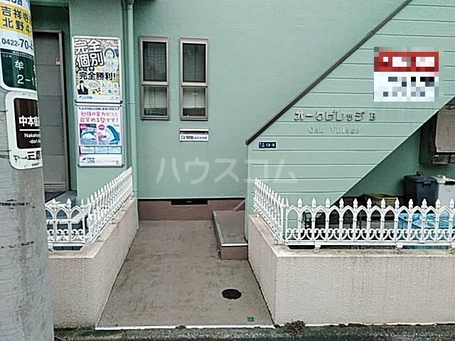 24/27 エントランス