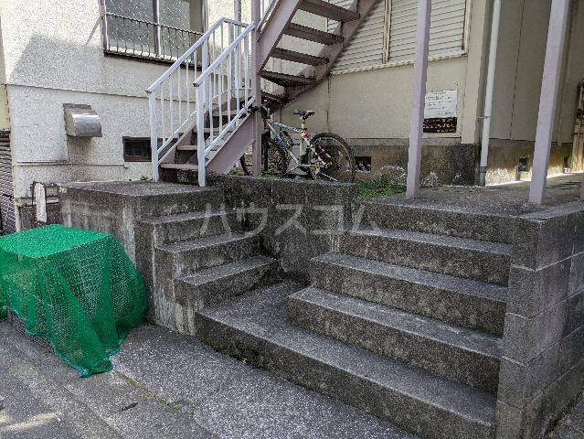 2/4 エントランス