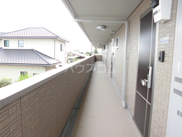 16/19 エントランス