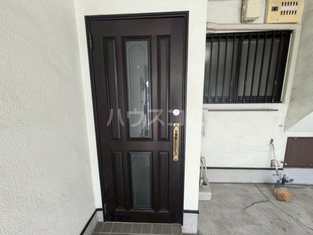 28/30 エントランス