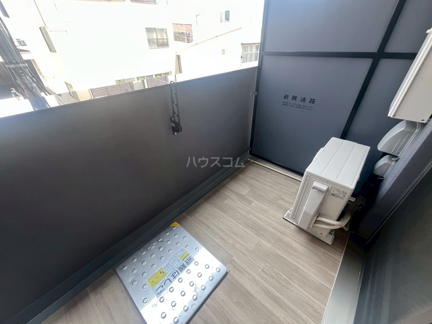 23/30 バルコニー