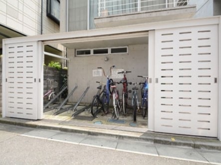 13/23 エントランス