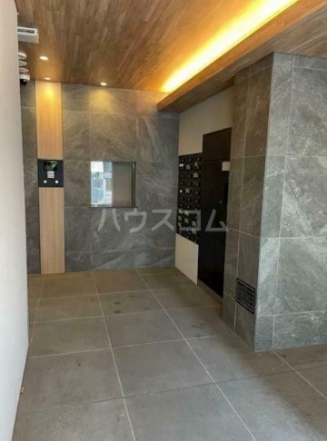 19/29 エントランス