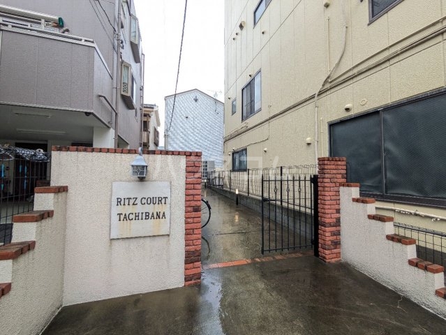 20/26 エントランス