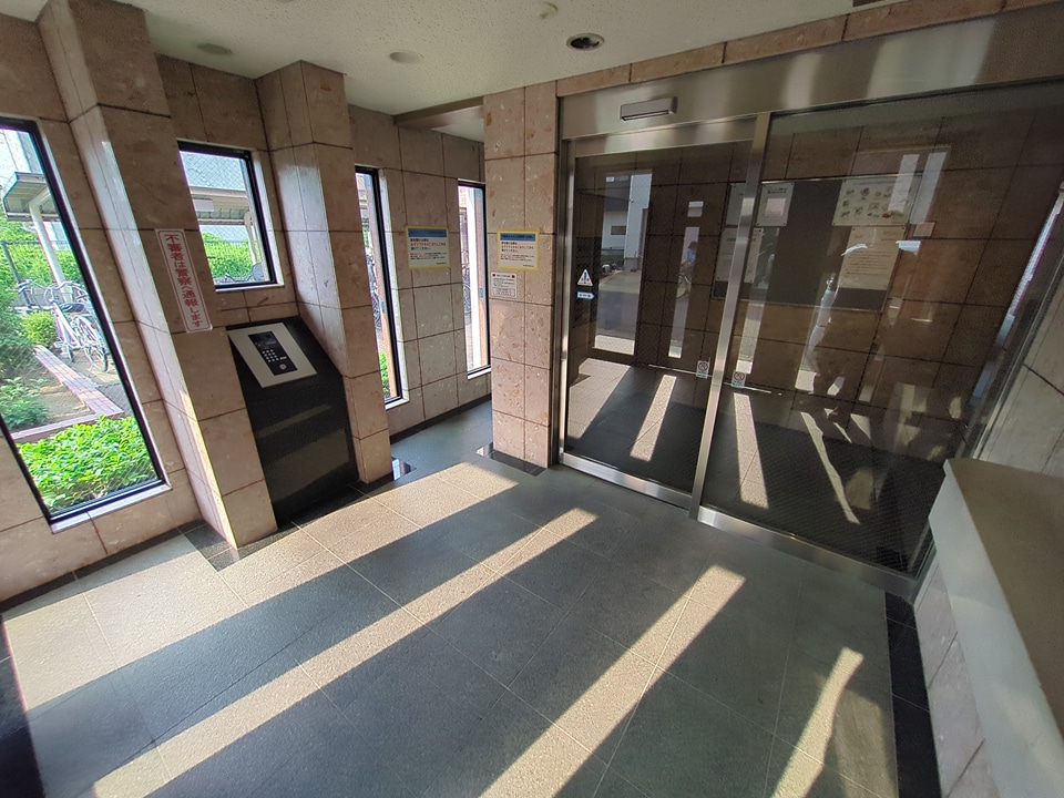 2/3 エントランス