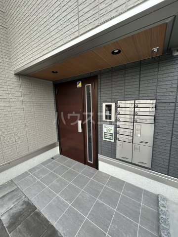 28/30 エントランス