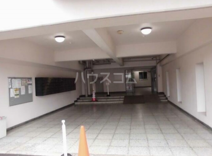 26/30 エントランス