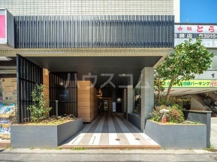 24/28 エントランス