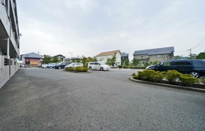 13/15 駐車場