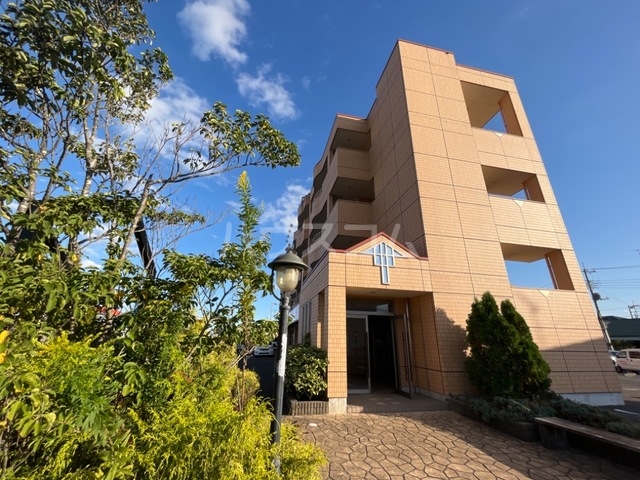 28/30 エントランス