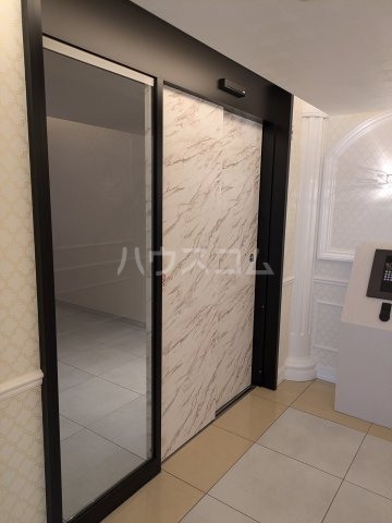 20/29 エントランス