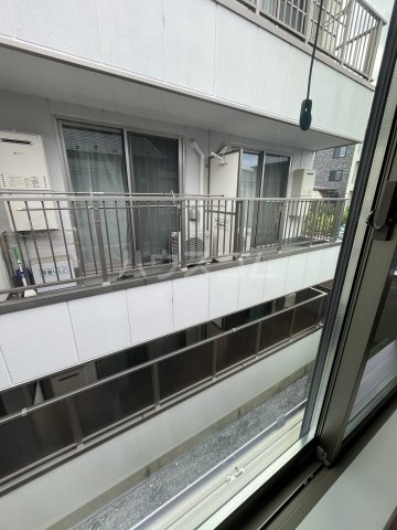 13/22 バルコニー