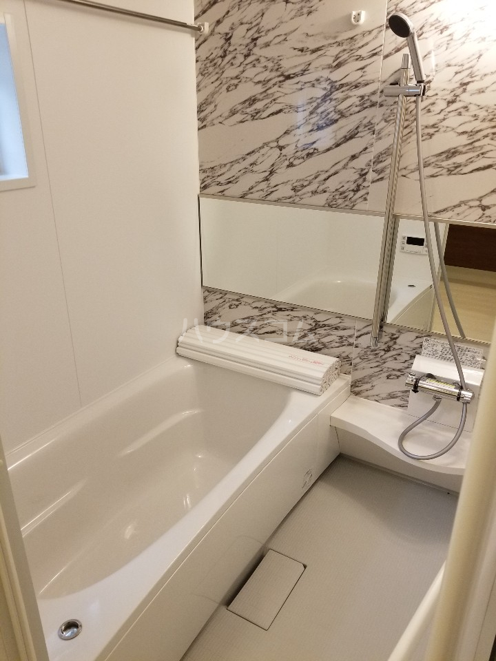 16/30 浴室